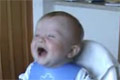Bebis skrattar